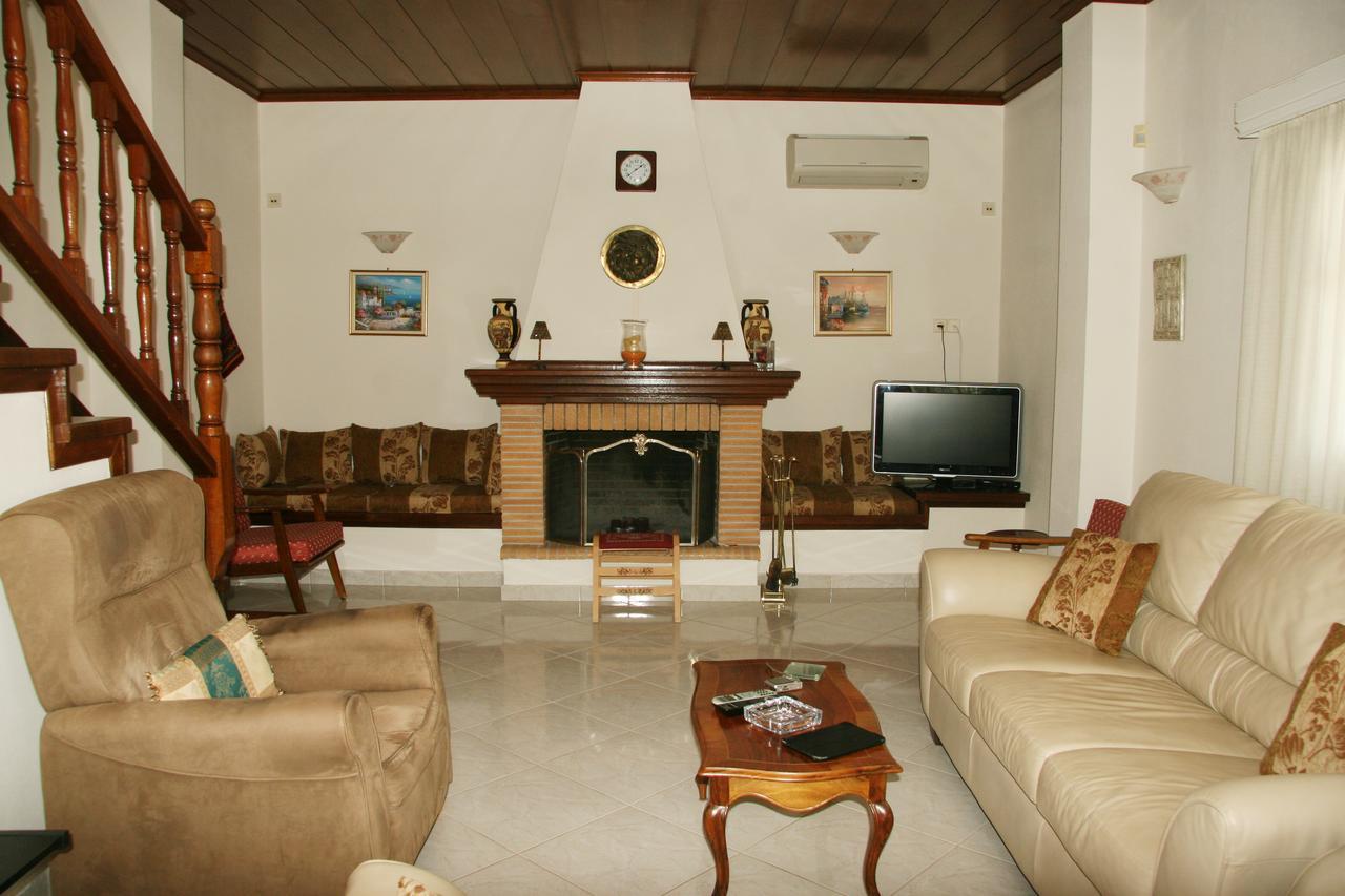 Villa Vlichos 阿马林索斯 外观 照片