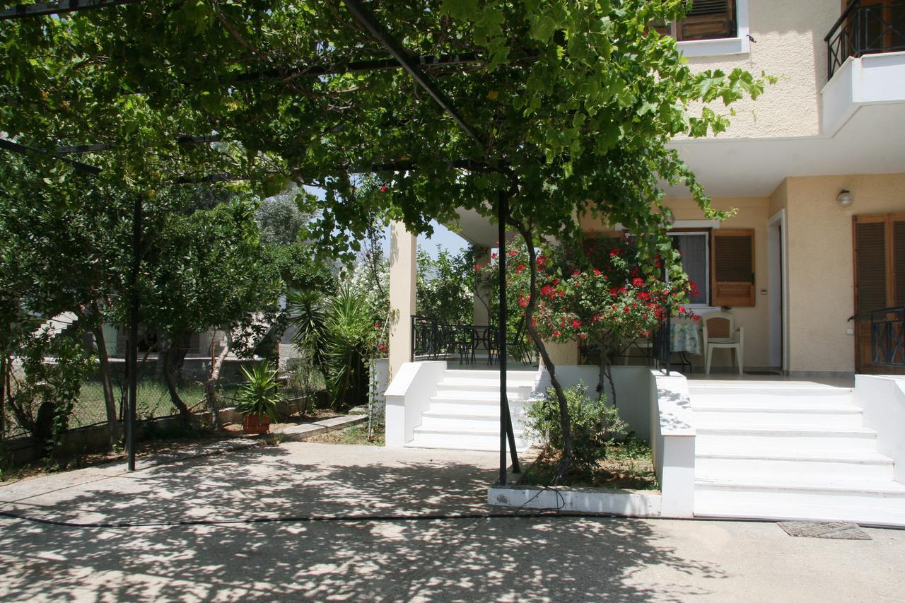 Villa Vlichos 阿马林索斯 外观 照片